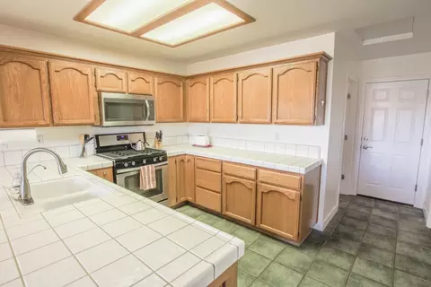 2092 Hacienda St, Redding, CA 96003 photo 8