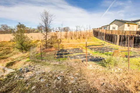 2092 Hacienda St, Redding, CA 96003 photo 19