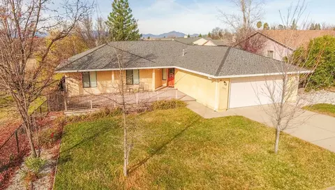 2092 Hacienda St, Redding, CA 96003 photo 1