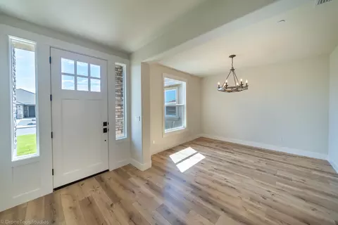 3839 Thomason Trl, Redding, CA 96002 photo 2