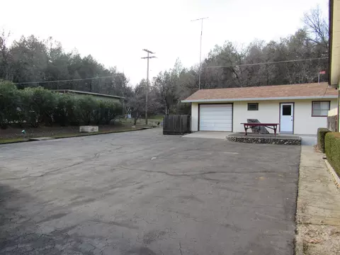 1582 Canyon Rd, Redding, CA 96001 photo 3
