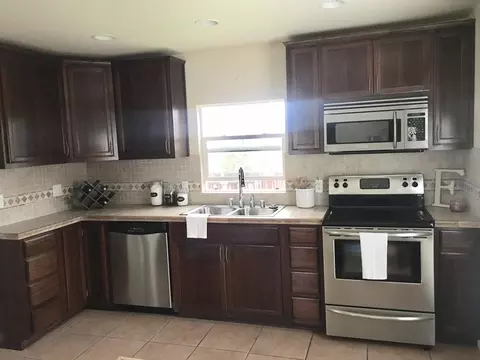 1625 Pleasant St, Redding, CA 96001 photo 2