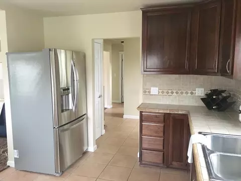 1625 Pleasant St, Redding, CA 96001 photo 3