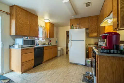 11358 Balboa Dr, Redding, CA 96003 photo 4