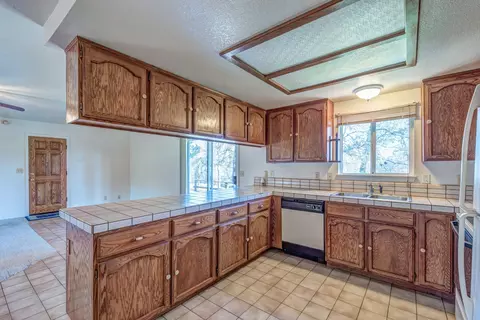 12027 Shaver Ln, Redding, CA 96003 photo 18