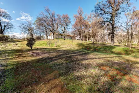 12027 Shaver Ln, Redding, CA 96003 photo 2