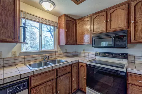 12027 Shaver Ln, Redding, CA 96003 photo 19