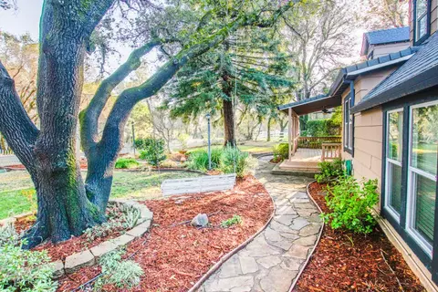 17830 Windsor Ln, Anderson, CA 96007 photo 2