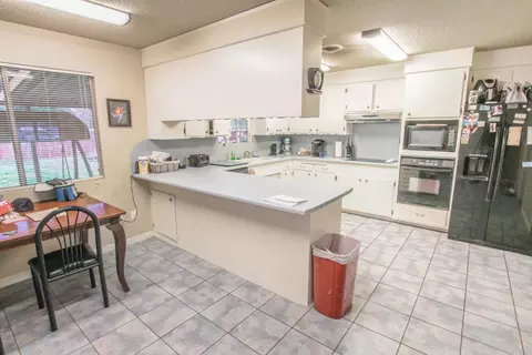 1985 Cameo Ct, Redding, CA 96002 photo 4