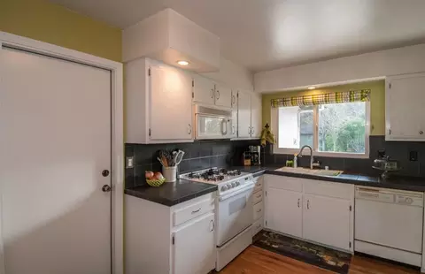 2910 Pioneer Dr, Redding, CA 96001 photo 7