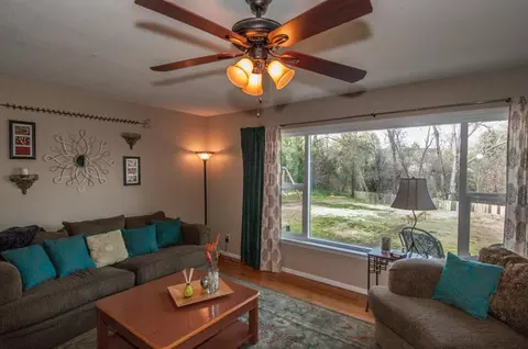 2910 Pioneer Dr, Redding, CA 96001 photo 5