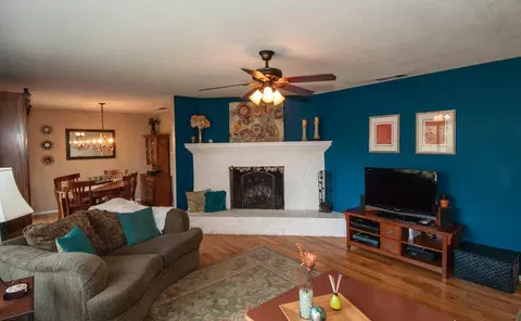 2910 Pioneer Dr, Redding, CA 96001 photo 3