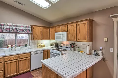 1722 Record Ln, Redding, CA 96001 photo 12