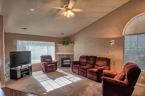 1722 Record Ln, Redding, CA 96001 photo 5