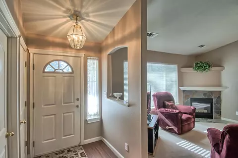 1722 Record Ln, Redding, CA 96001 photo 4