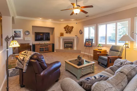 2507 Crescent Moon Ct, Redding, CA 96001 photo 9