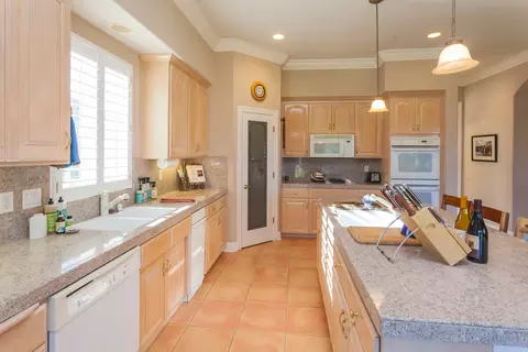 2507 Crescent Moon Ct, Redding, CA 96001 photo 13