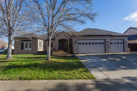 2507 Crescent Moon Ct, Redding, CA 96001 photo 1