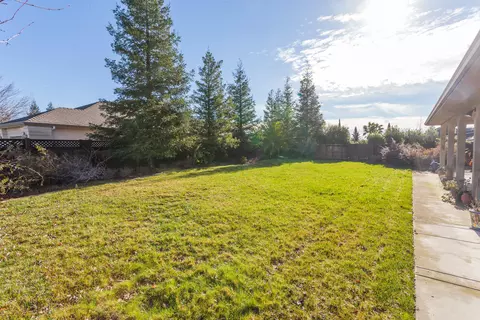 2507 Crescent Moon Ct, Redding, CA 96001 photo 34