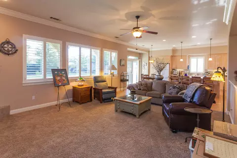 2507 Crescent Moon Ct, Redding, CA 96001 photo 6