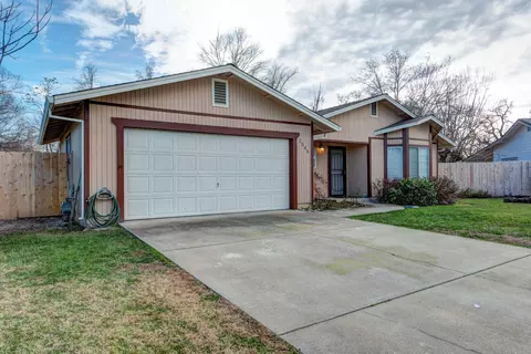 2545 Penelope St, Redding, CA 96001 photo 1