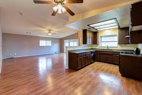 2545 Penelope St, Redding, CA 96001 photo 3