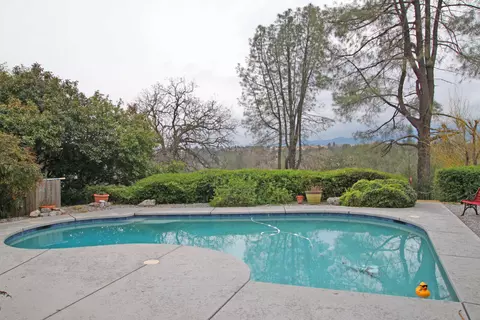 1544 Saint Andrews Dr, Redding, CA 96003 photo 4