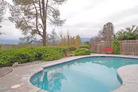 1544 Saint Andrews Dr, Redding, CA 96003 photo 5