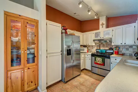 3990 Travona St, Redding, CA 96001 photo 8