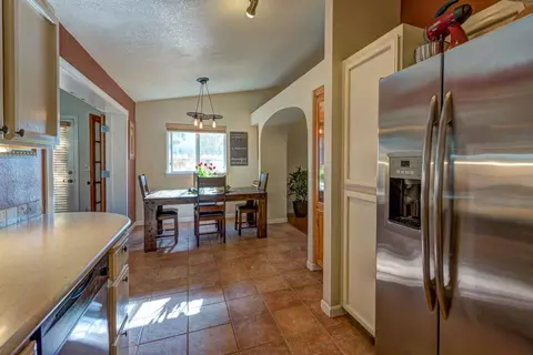 3990 Travona St, Redding, CA 96001 photo 11