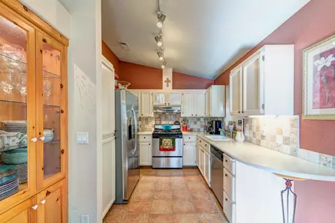 3990 Travona St, Redding, CA 96001 photo 7