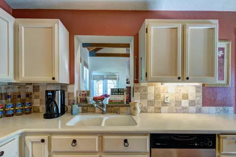 3990 Travona St, Redding, CA 96001 photo 10