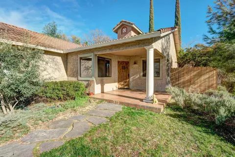 3990 Travona St, Redding, CA 96001 photo 3