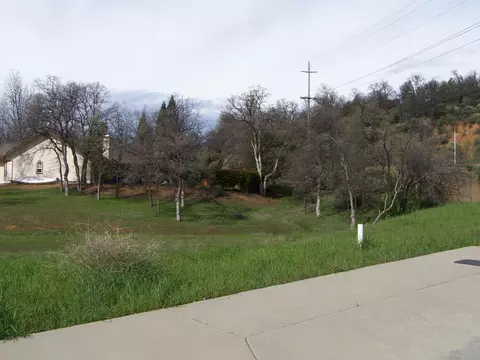 3380 Piper Way, Redding, CA 96001 photo 1