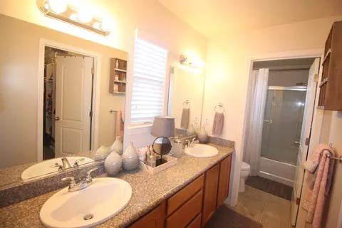 2139 Vienna Way, Redding, CA 96003 photo 15