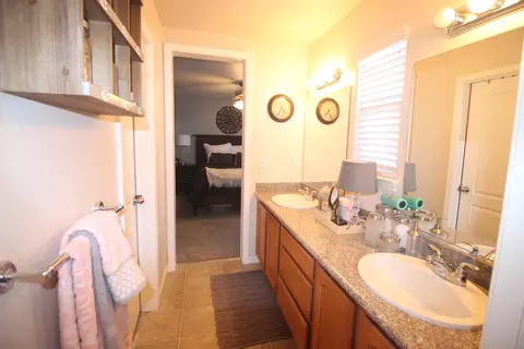 2139 Vienna Way, Redding, CA 96003 photo 17
