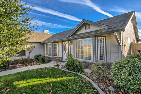4003 Sunglow Dr, Redding, CA 96001 photo 2