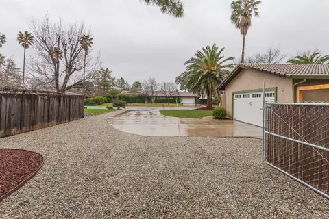 7034 Hermosa Way, Redding, CA 96002 photo 2