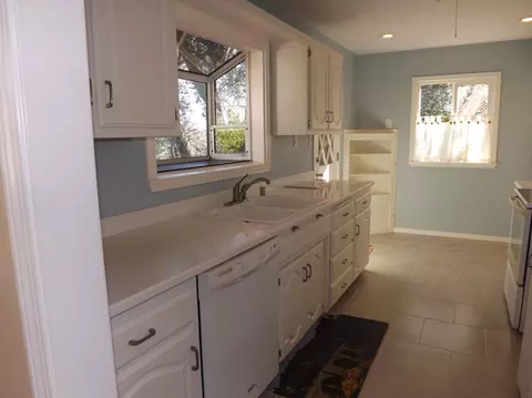 775 Lakeview Dr, Redding, CA 96001 photo 8