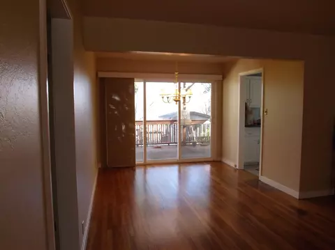 775 Lakeview Dr, Redding, CA 96001 photo 5