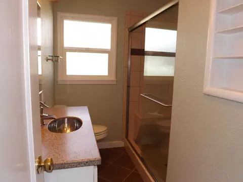 775 Lakeview Dr, Redding, CA 96001 photo 18