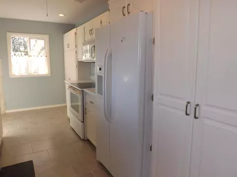 775 Lakeview Dr, Redding, CA 96001 photo 9
