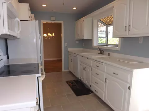 775 Lakeview Dr, Redding, CA 96001 photo 10