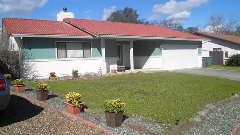 1426 Casa Vereda Way, Redding, CA 96003 photo 1
