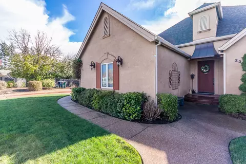 2314 Cumberland Dr, Redding, CA 96001 photo 2