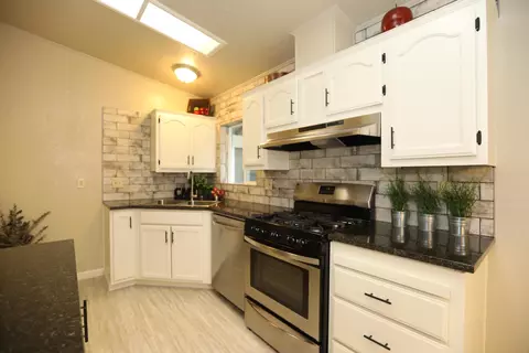 2742 Freebridge St, Redding, CA 96001 photo 7