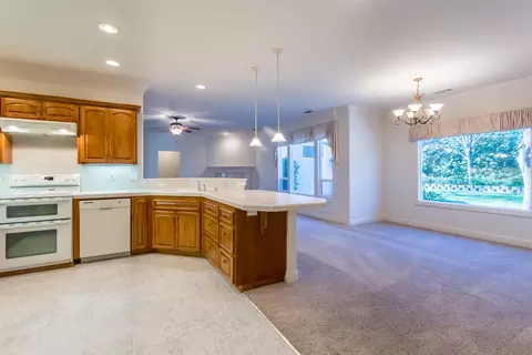 2390 Crescent Moon Ct, Redding, CA 96001 photo 17