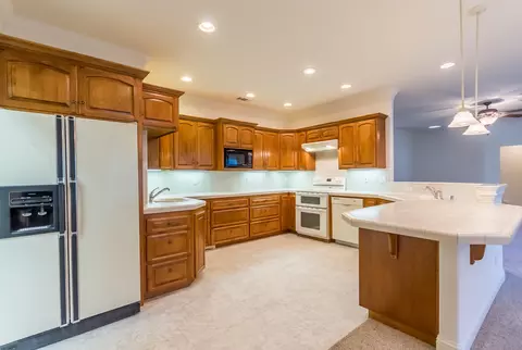 2390 Crescent Moon Ct, Redding, CA 96001 photo 4