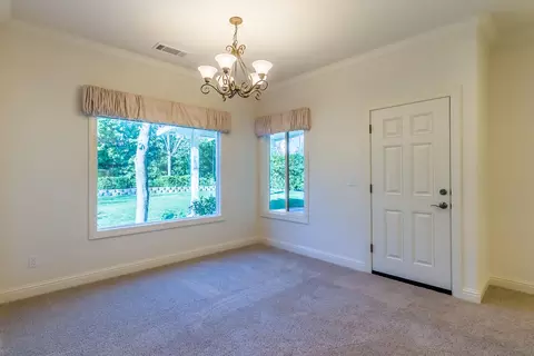 2390 Crescent Moon Ct, Redding, CA 96001 photo 12