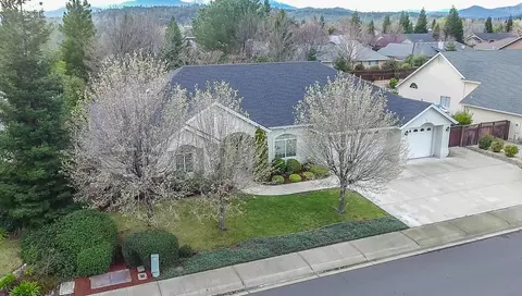 2390 Crescent Moon Ct, Redding, CA 96001 photo 3